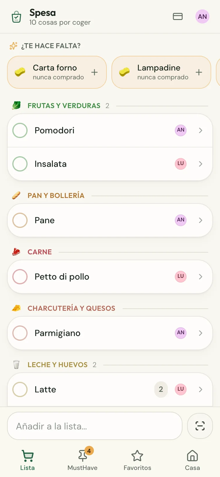 La lista de la compra de SpesaDistesa en un móvil, ordenada por secciones del supermercado: frutería, lácteos, despensa